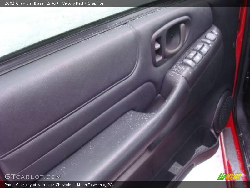 Victory Red / Graphite 2002 Chevrolet Blazer LS 4x4