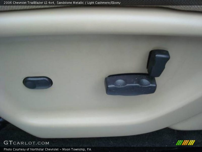 Sandstone Metallic / Light Cashmere/Ebony 2006 Chevrolet TrailBlazer LS 4x4