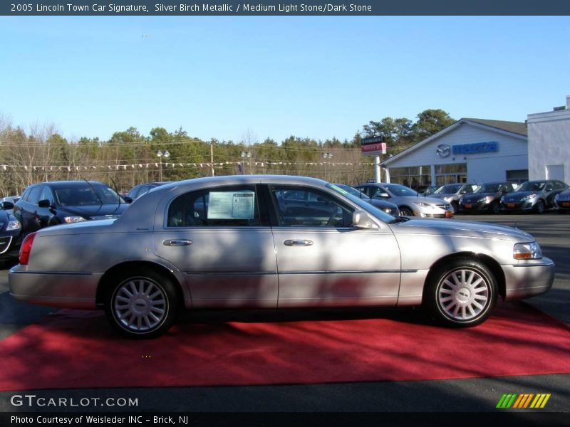 Silver Birch Metallic / Medium Light Stone/Dark Stone 2005 Lincoln Town Car Signature
