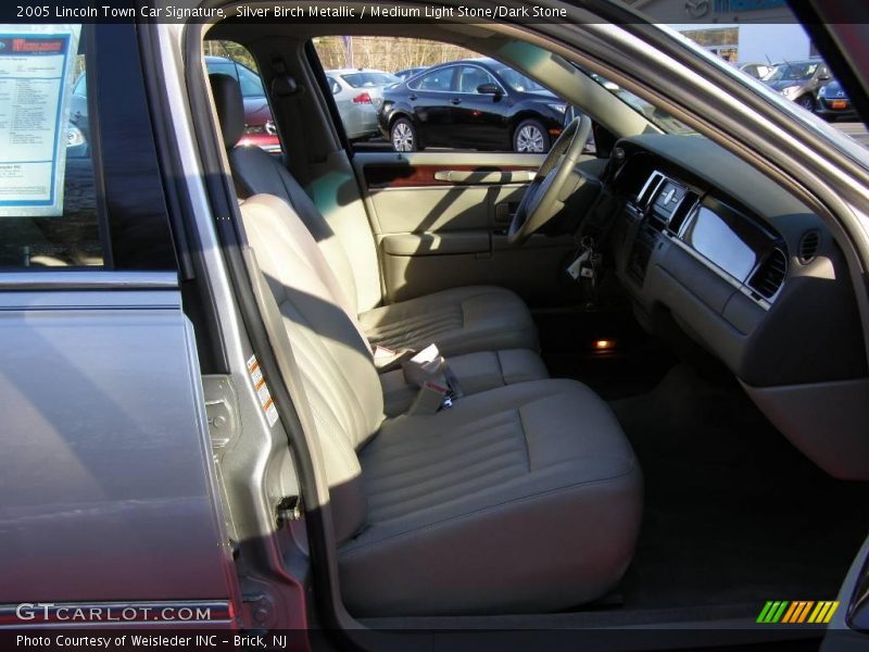 Silver Birch Metallic / Medium Light Stone/Dark Stone 2005 Lincoln Town Car Signature