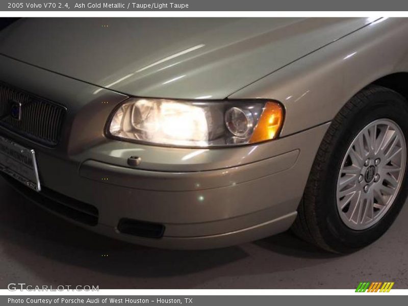 Ash Gold Metallic / Taupe/Light Taupe 2005 Volvo V70 2.4
