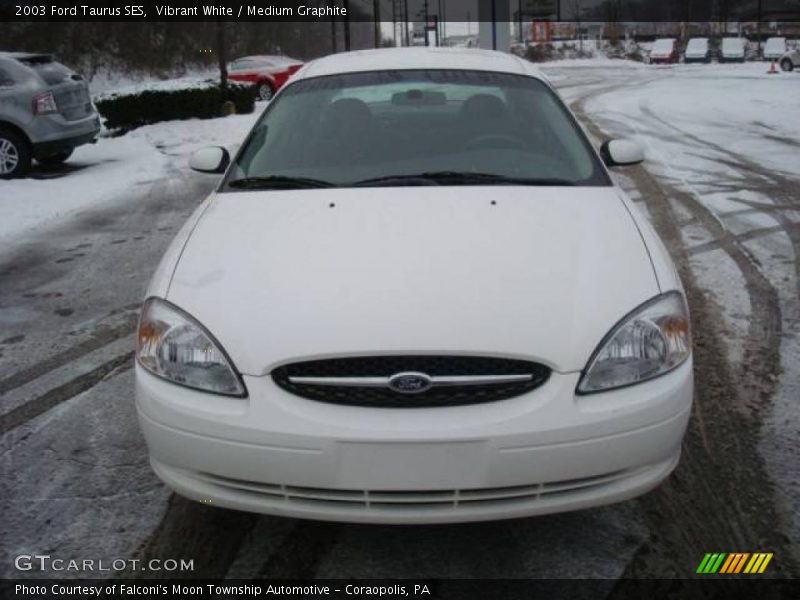 Vibrant White / Medium Graphite 2003 Ford Taurus SES
