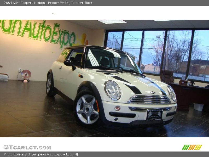 Pepper White / Panther Black 2004 Mini Cooper Hardtop