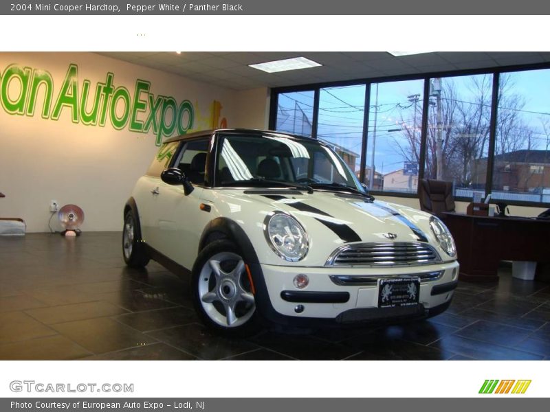 Pepper White / Panther Black 2004 Mini Cooper Hardtop