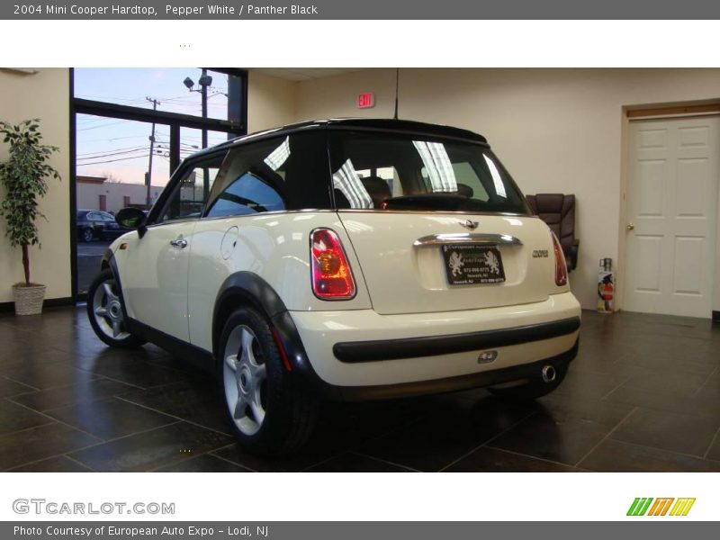 Pepper White / Panther Black 2004 Mini Cooper Hardtop