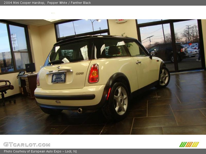 Pepper White / Panther Black 2004 Mini Cooper Hardtop