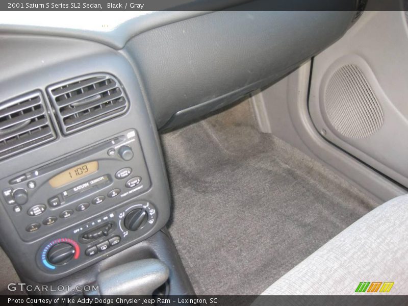 Black / Gray 2001 Saturn S Series SL2 Sedan