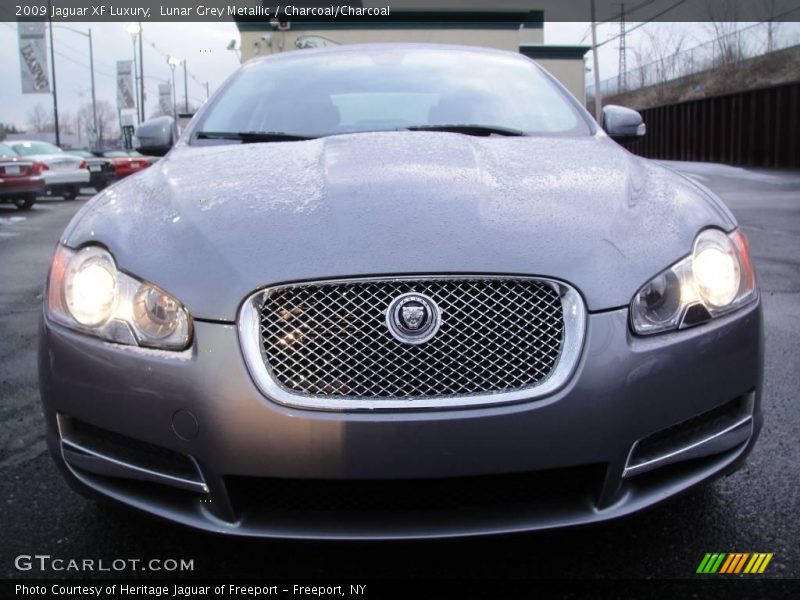 Lunar Grey Metallic / Charcoal/Charcoal 2009 Jaguar XF Luxury