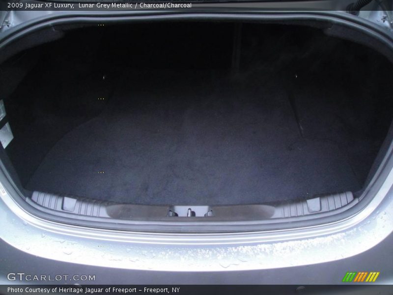  2009 XF Luxury Trunk