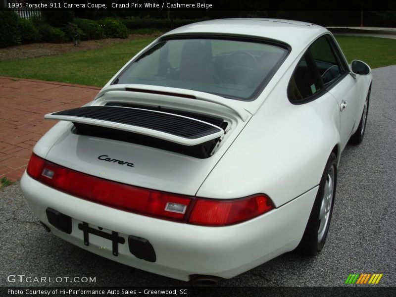Grand Prix White / Cashmere Beige 1995 Porsche 911 Carrera Coupe