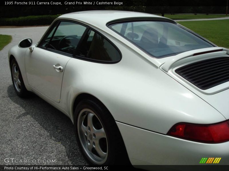 Grand Prix White / Cashmere Beige 1995 Porsche 911 Carrera Coupe