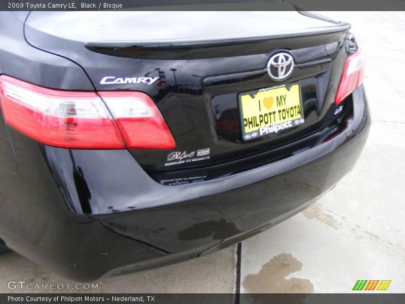 Black / Bisque 2009 Toyota Camry LE
