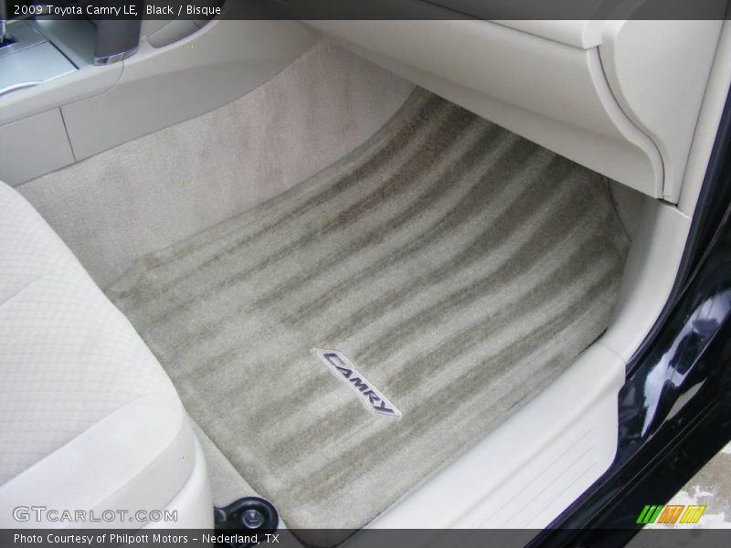 Black / Bisque 2009 Toyota Camry LE