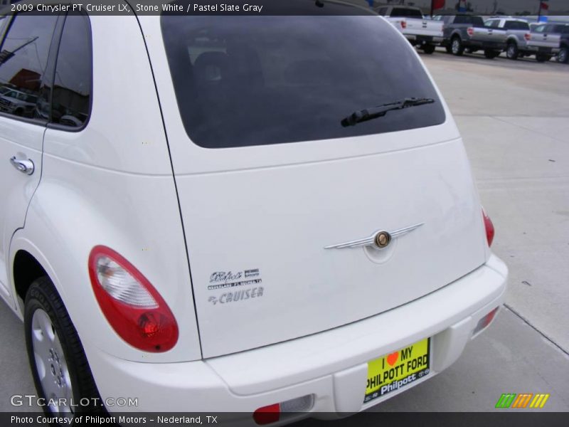 Stone White / Pastel Slate Gray 2009 Chrysler PT Cruiser LX