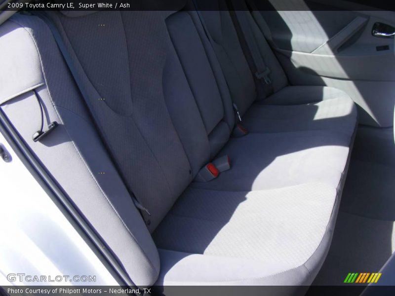 Super White / Ash 2009 Toyota Camry LE
