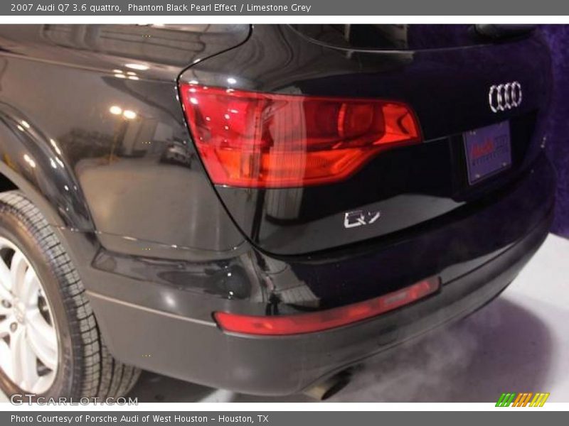 Phantom Black Pearl Effect / Limestone Grey 2007 Audi Q7 3.6 quattro