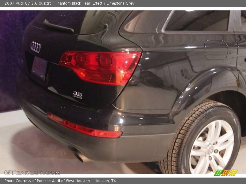 Phantom Black Pearl Effect / Limestone Grey 2007 Audi Q7 3.6 quattro