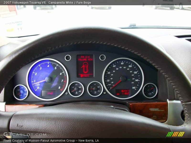 Campanella White / Pure Beige 2007 Volkswagen Touareg V8