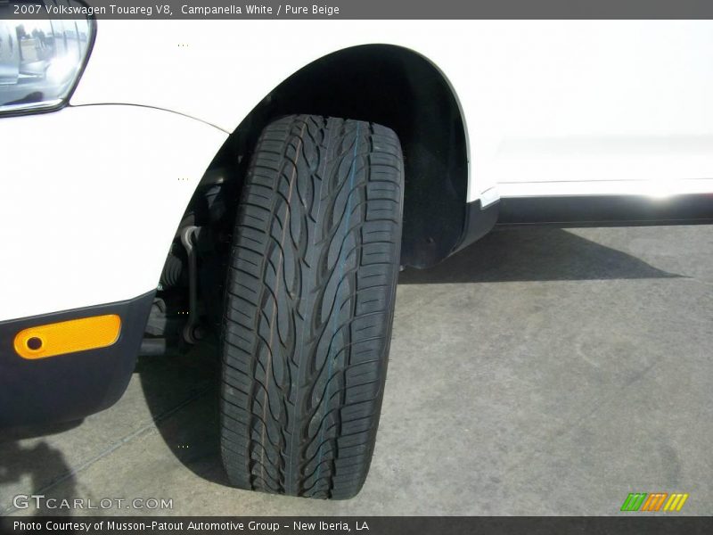 Campanella White / Pure Beige 2007 Volkswagen Touareg V8