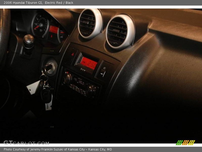 Electric Red / Black 2006 Hyundai Tiburon GS