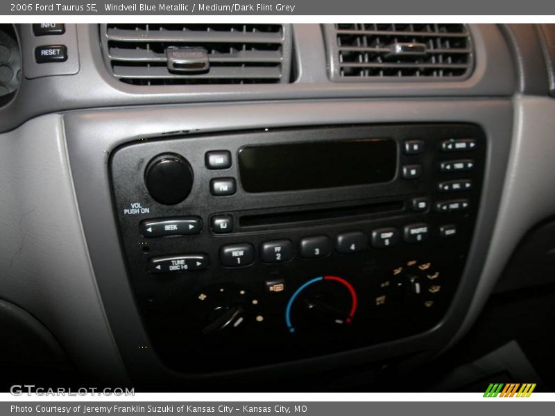 Windveil Blue Metallic / Medium/Dark Flint Grey 2006 Ford Taurus SE
