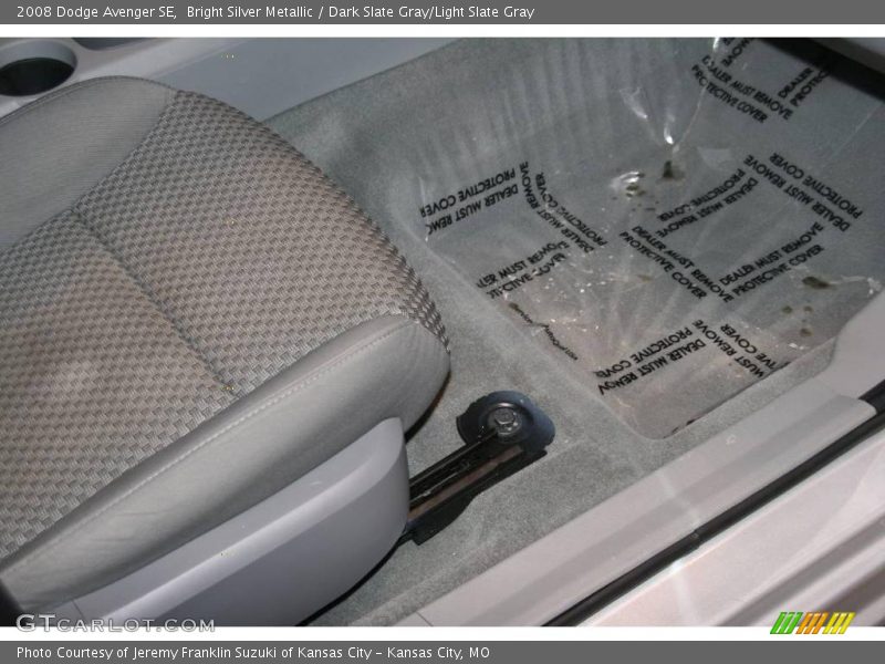 Bright Silver Metallic / Dark Slate Gray/Light Slate Gray 2008 Dodge Avenger SE