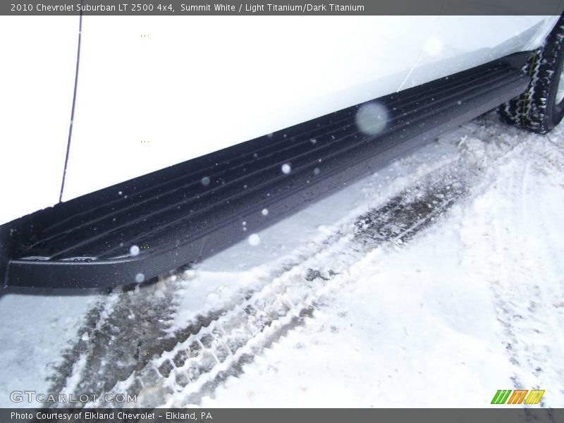 Summit White / Light Titanium/Dark Titanium 2010 Chevrolet Suburban LT 2500 4x4