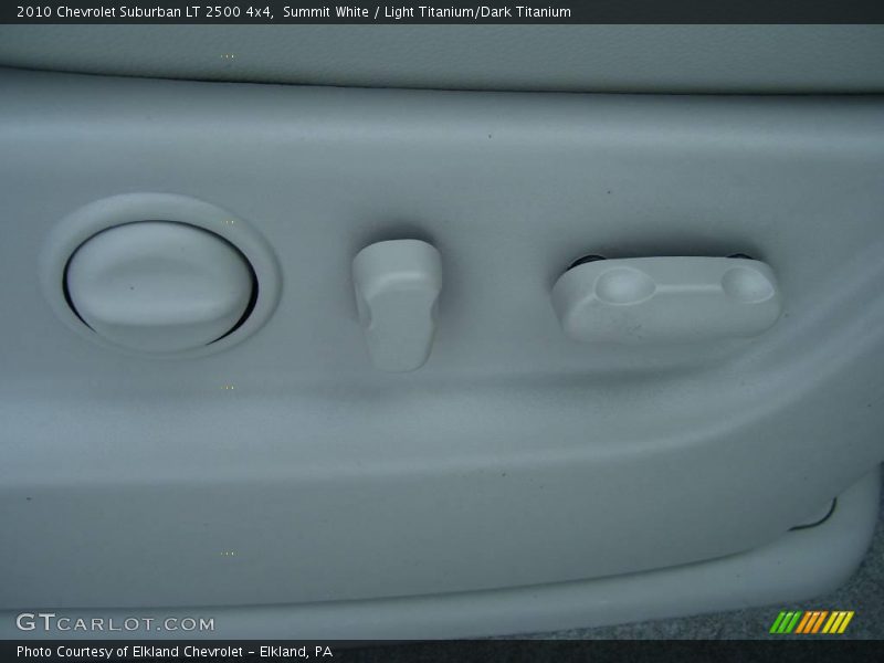 Summit White / Light Titanium/Dark Titanium 2010 Chevrolet Suburban LT 2500 4x4