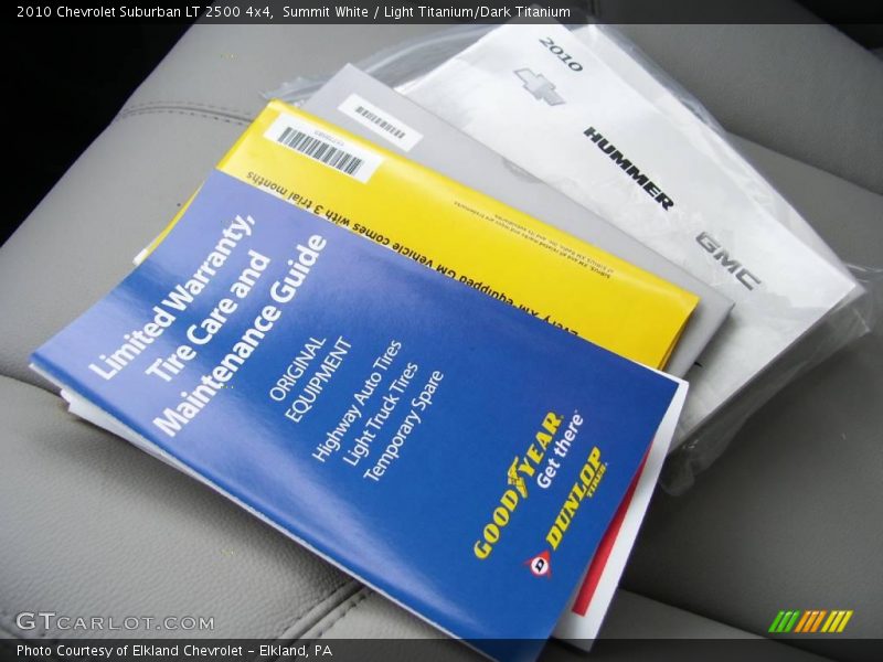 Summit White / Light Titanium/Dark Titanium 2010 Chevrolet Suburban LT 2500 4x4