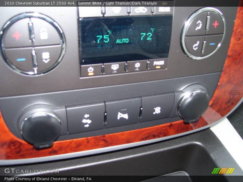 Summit White / Light Titanium/Dark Titanium 2010 Chevrolet Suburban LT 2500 4x4