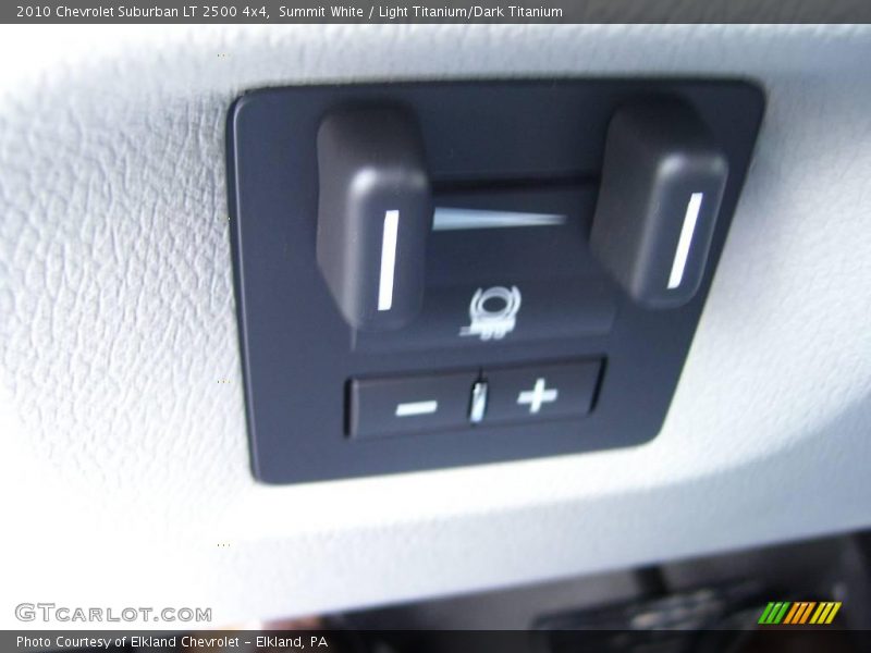 Summit White / Light Titanium/Dark Titanium 2010 Chevrolet Suburban LT 2500 4x4