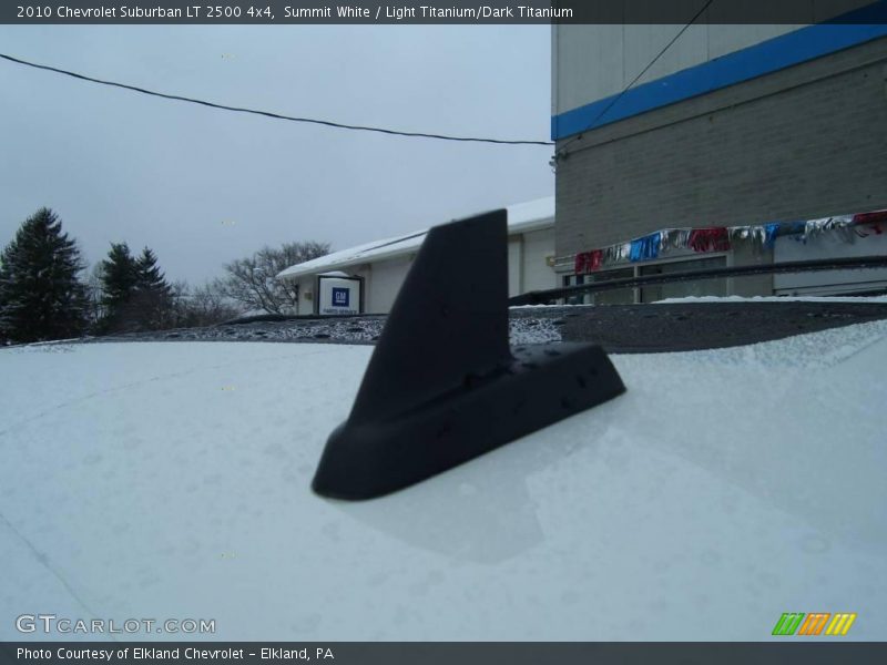 Summit White / Light Titanium/Dark Titanium 2010 Chevrolet Suburban LT 2500 4x4