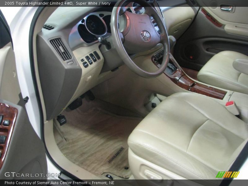 Super White / Ivory 2005 Toyota Highlander Limited 4WD