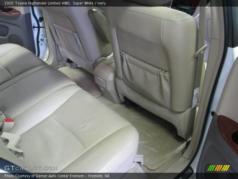 Super White / Ivory 2005 Toyota Highlander Limited 4WD