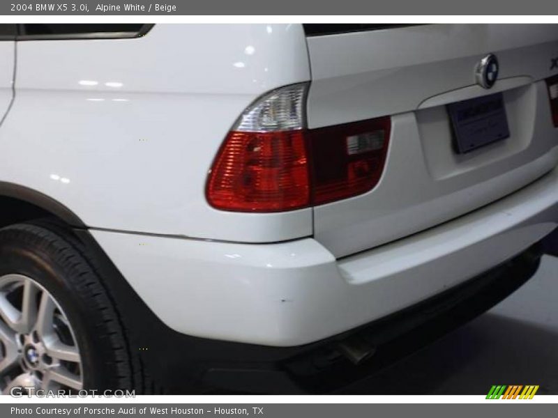 Alpine White / Beige 2004 BMW X5 3.0i