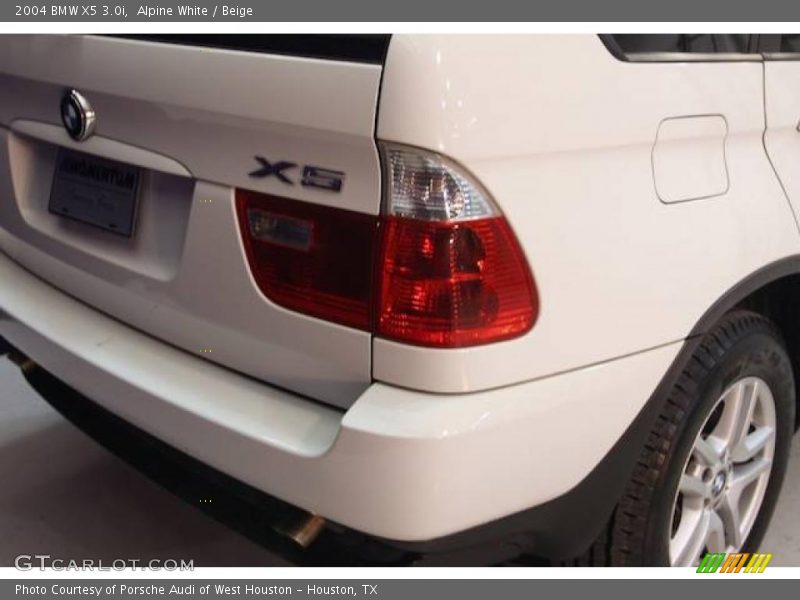 Alpine White / Beige 2004 BMW X5 3.0i