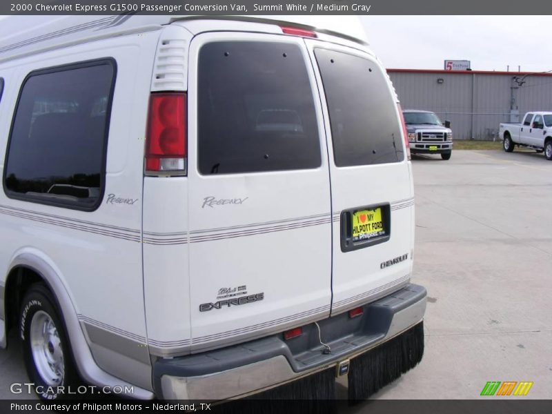 Summit White / Medium Gray 2000 Chevrolet Express G1500 Passenger Conversion Van