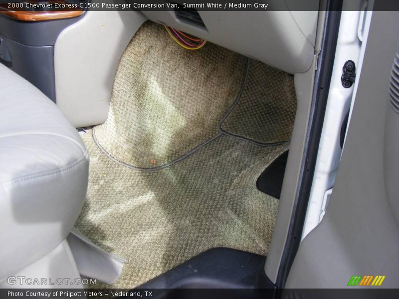 Summit White / Medium Gray 2000 Chevrolet Express G1500 Passenger Conversion Van