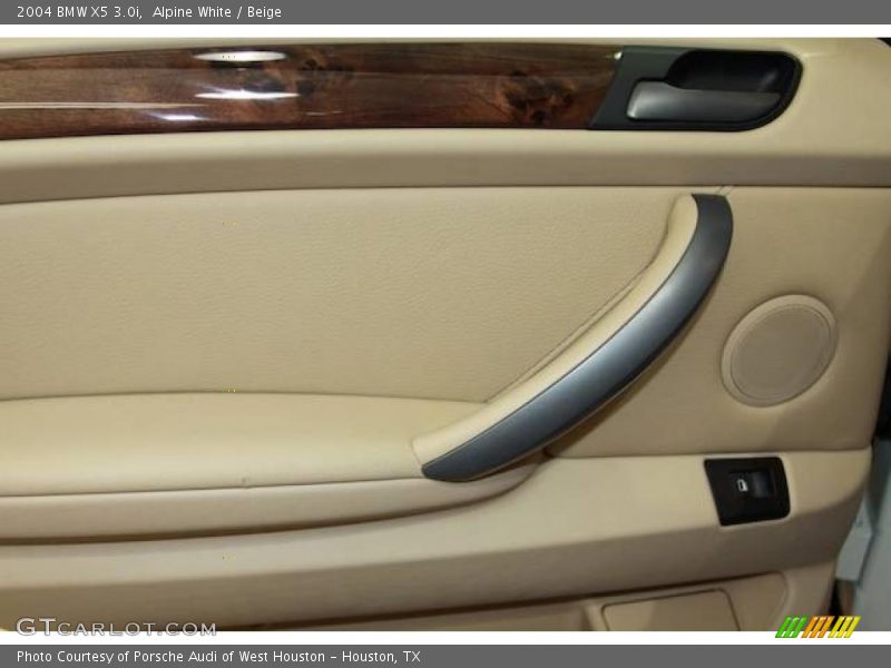 Alpine White / Beige 2004 BMW X5 3.0i