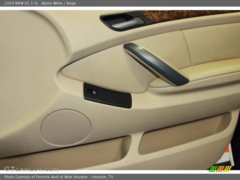 Alpine White / Beige 2004 BMW X5 3.0i