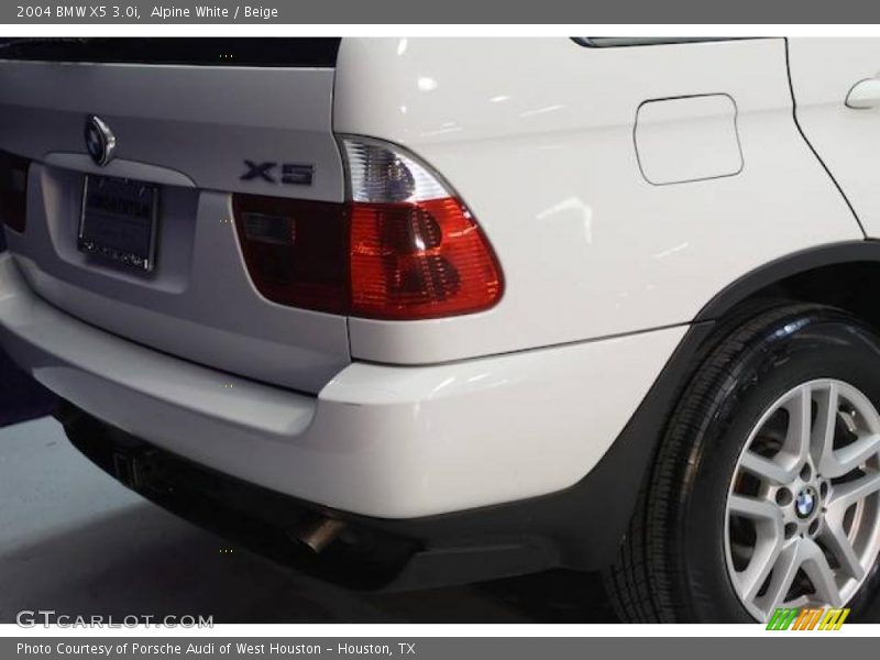 Alpine White / Beige 2004 BMW X5 3.0i