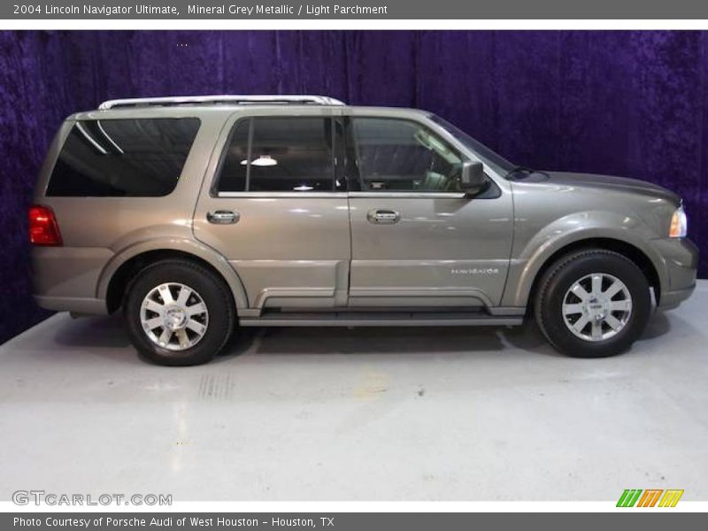 Mineral Grey Metallic / Light Parchment 2004 Lincoln Navigator Ultimate
