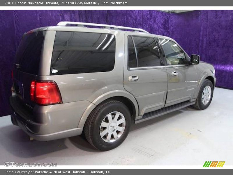 Mineral Grey Metallic / Light Parchment 2004 Lincoln Navigator Ultimate