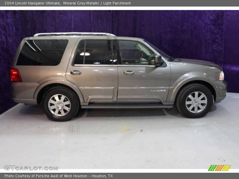 Mineral Grey Metallic / Light Parchment 2004 Lincoln Navigator Ultimate