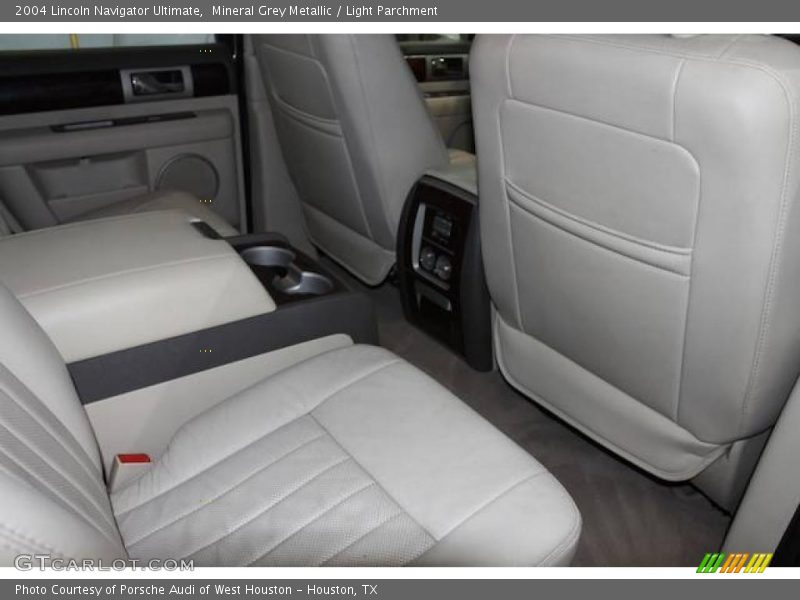 Mineral Grey Metallic / Light Parchment 2004 Lincoln Navigator Ultimate