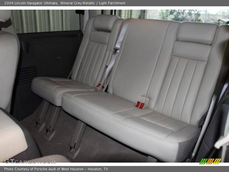 Mineral Grey Metallic / Light Parchment 2004 Lincoln Navigator Ultimate