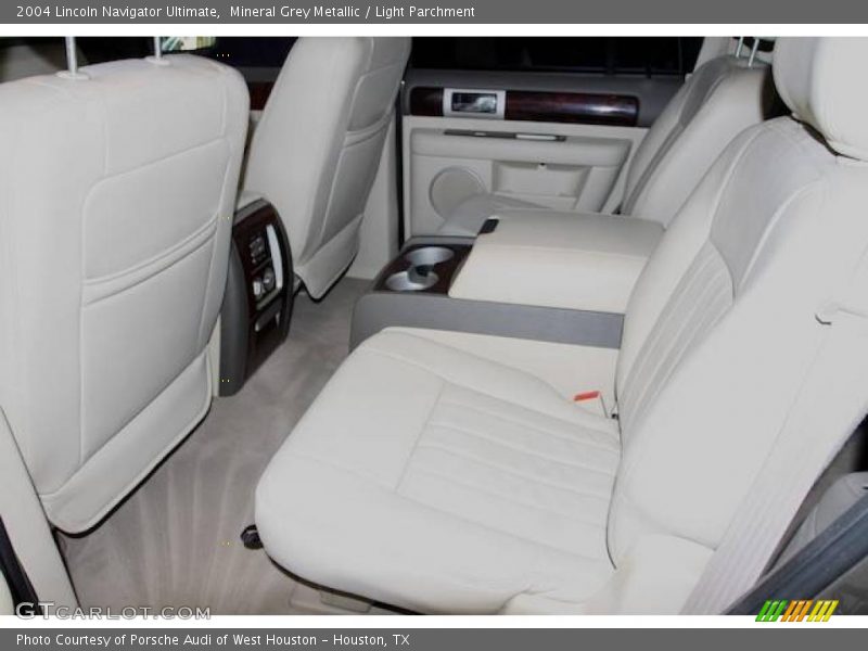 Mineral Grey Metallic / Light Parchment 2004 Lincoln Navigator Ultimate