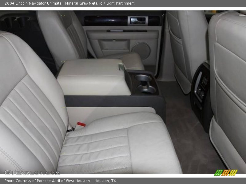 Mineral Grey Metallic / Light Parchment 2004 Lincoln Navigator Ultimate