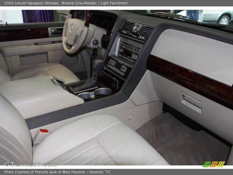 Mineral Grey Metallic / Light Parchment 2004 Lincoln Navigator Ultimate