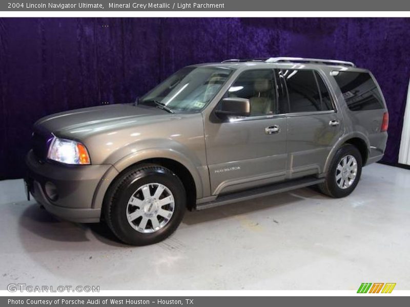 Mineral Grey Metallic / Light Parchment 2004 Lincoln Navigator Ultimate